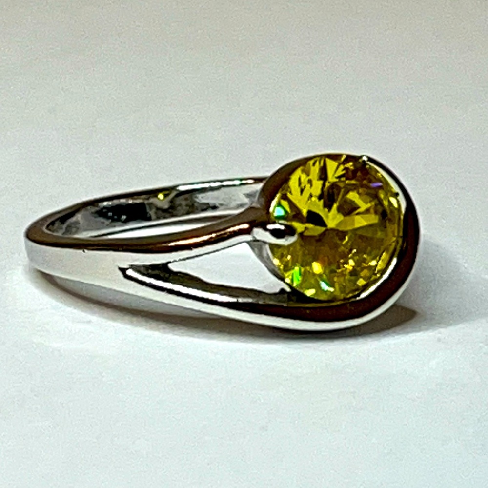 Sparkling Yellow Cubic Zirconia in Silver Setting